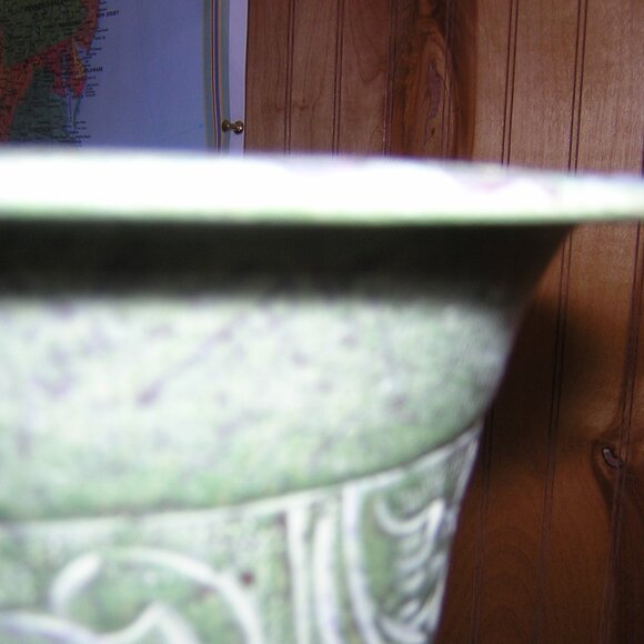 Metal Vase - Scrolled Design ~ Shades of Green ~ Vintage - Picture 4 of 5
